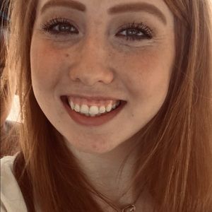 Meet your Posher, Olivia